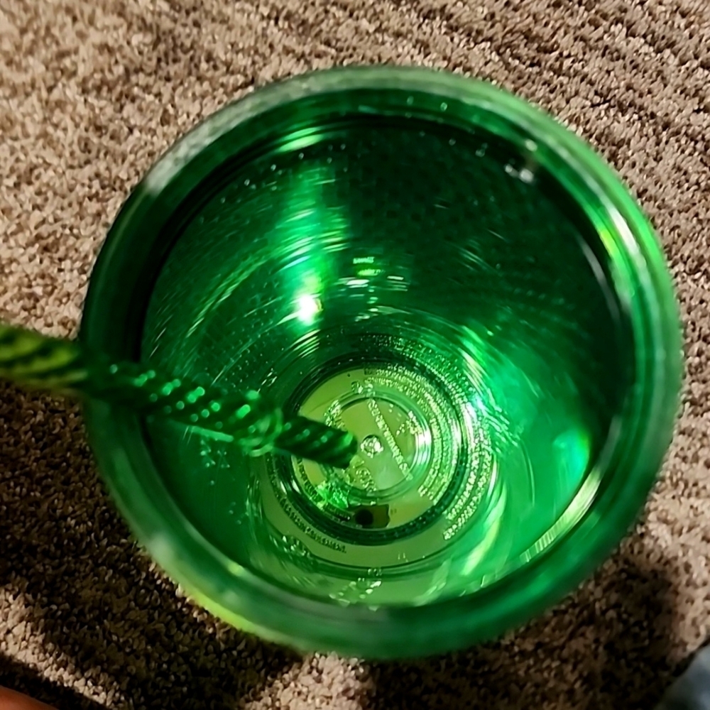 NWOT Starbucks tumbler green 16 oz. Holiday cup with screw on top. - Picture 5 of 6